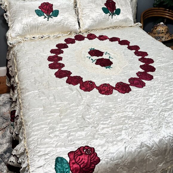 Queen Satin Rose Bedspread with Pillow Cases